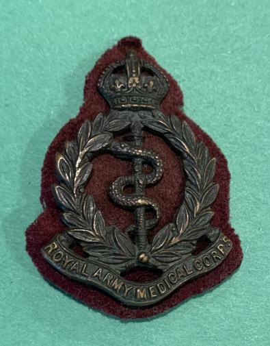 WW1 RAMC Officer Cap Badge with Cloth Backing  - GAUNT